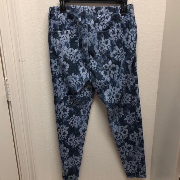 Floral Print Blue Jeans Stretchy & Comfortable - Picture 4 of 4